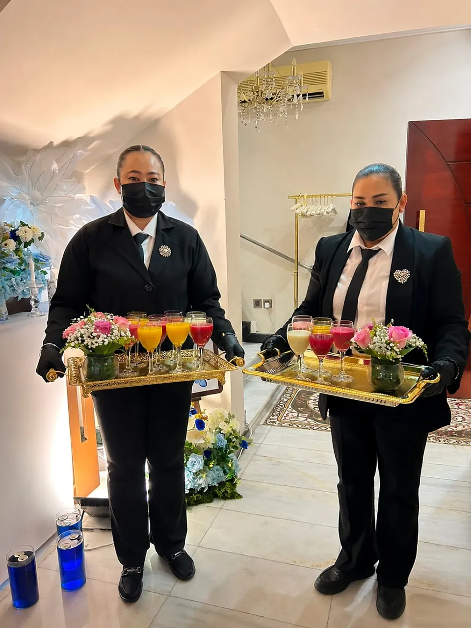 فريق تقديم المشروبات
