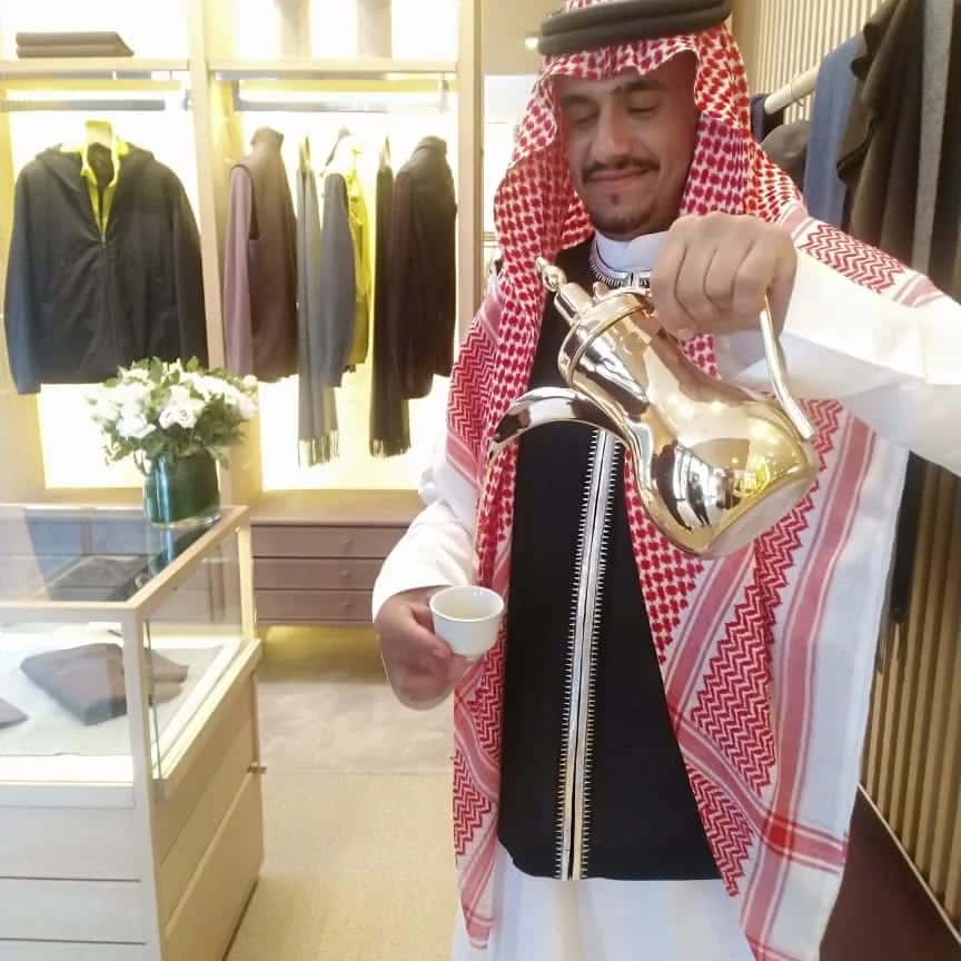كادر ضيافة ذات كفاءة